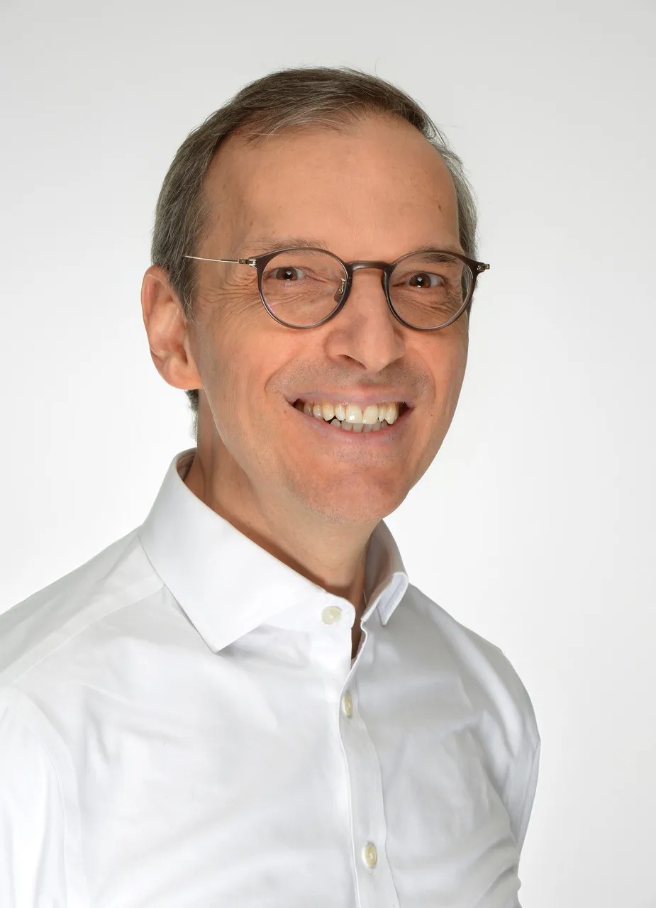 Prof. Thomas Ward